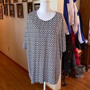Black and white lularoe Irma. Size XL